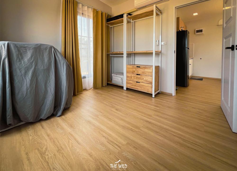 บ้านโมเดิร์นทรงกล่องโทนขาวละมุน แต่งน่ารักลงตัว รูปที่ 23