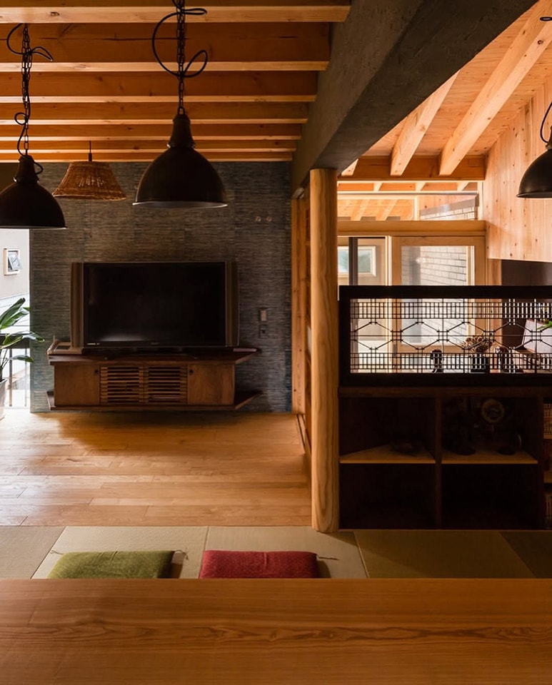ไอเดียบ้านสวยน่ารักแบบญี่ปุ่น มีทางเดินเชื่อมชั้นบนเดินหากัน รูปที่ 10