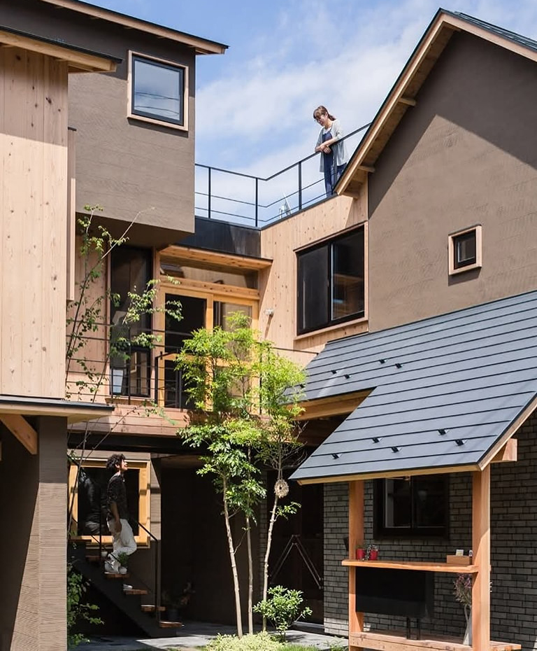 ไอเดียบ้านสวยน่ารักแบบญี่ปุ่น มีทางเดินเชื่อมชั้นบนเดินหากัน รูปที่ 5