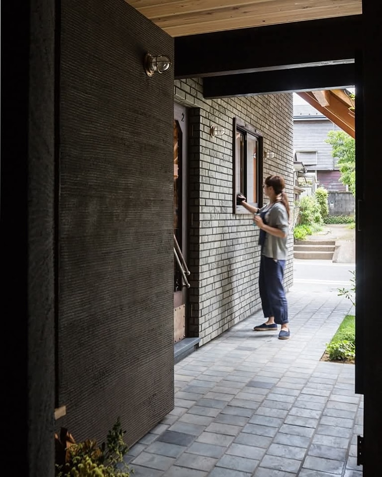 ไอเดียบ้านสวยน่ารักแบบญี่ปุ่น มีทางเดินเชื่อมชั้นบนเดินหากัน รูปที่ 7