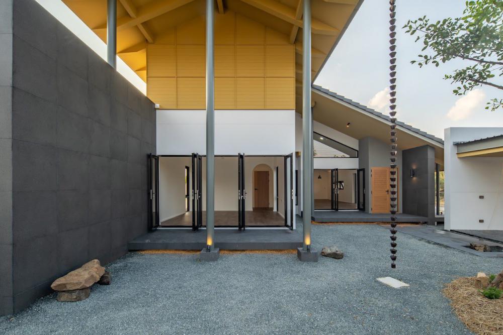 บ้านชั้นเดียว ออกแบบทันสมัย ตกแต่งภายในและภายนอกได้ลงตัว รูปที่ 4