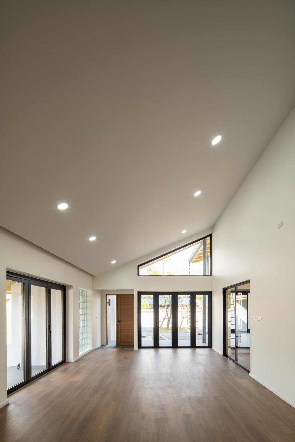 บ้านชั้นเดียว ออกแบบทันสมัย ตกแต่งภายในและภายนอกได้ลงตัว รูปที่ 6