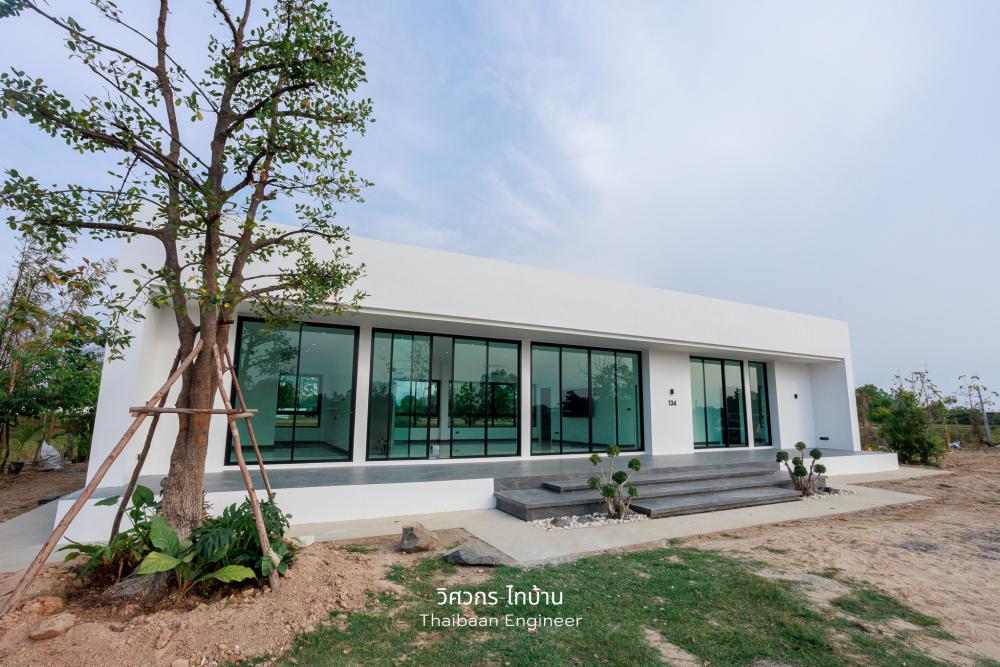 บ้านสไตล์โมเดิร์น ดีไซน์เส้นสายแนวนอนยาว 3 ห้องนอน 2 ห้องน้ำ 1 โถงรับแขก รูปที่ 13