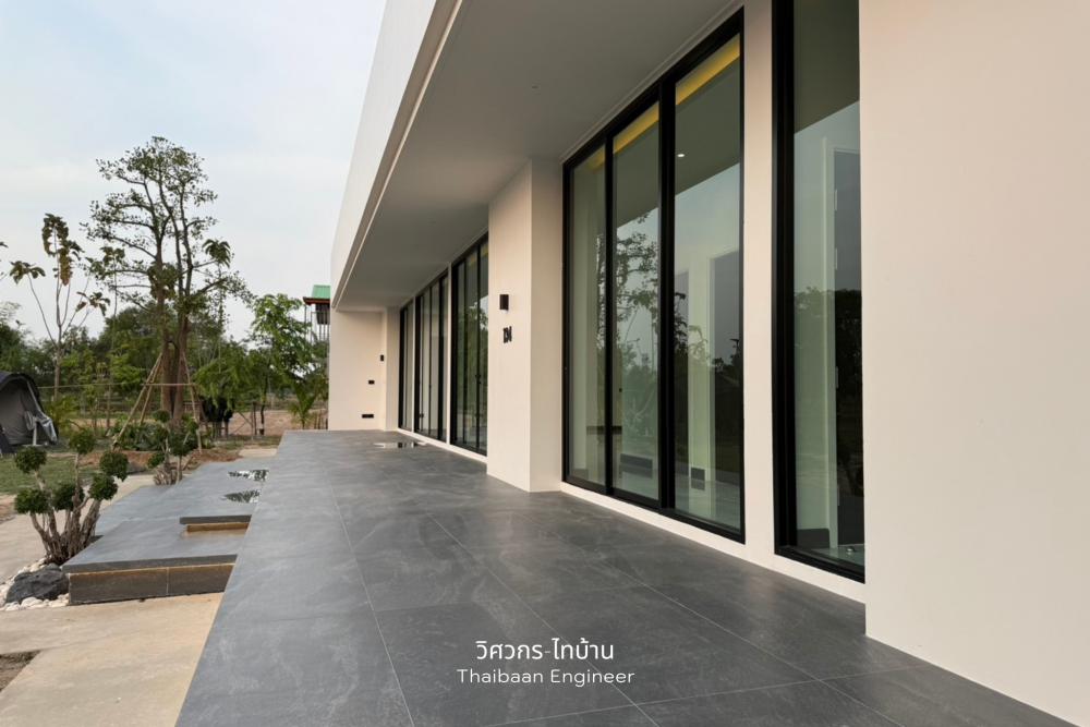 บ้านสไตล์โมเดิร์น ดีไซน์เส้นสายแนวนอนยาว 3 ห้องนอน 2 ห้องน้ำ 1 โถงรับแขก รูปที่ 4