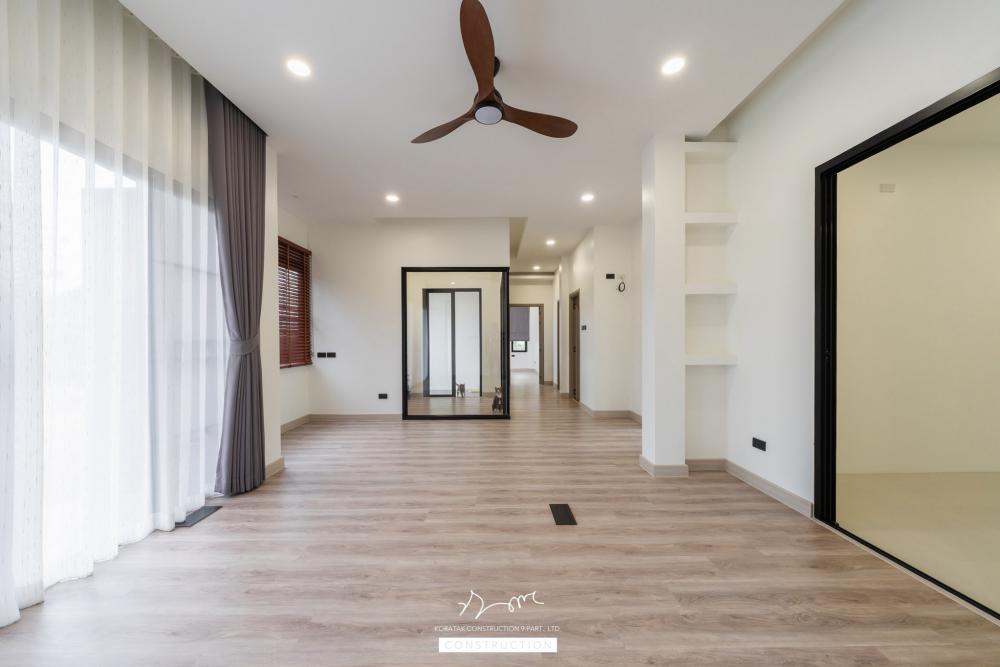 บ้าน 𝐏𝐞𝐭-𝐟𝐫𝐢𝐞𝐧𝐝𝐥𝐲 𝐋𝐢𝐯𝐢𝐧𝐠 ถูกออกแบบเพื่อรองรับการอยู่อาศัยร่วมกันระหว่างคนและสัตว์เลี้ยงอย่างลงตัว ภายในมี ห้องแมว รูปที่ 11
