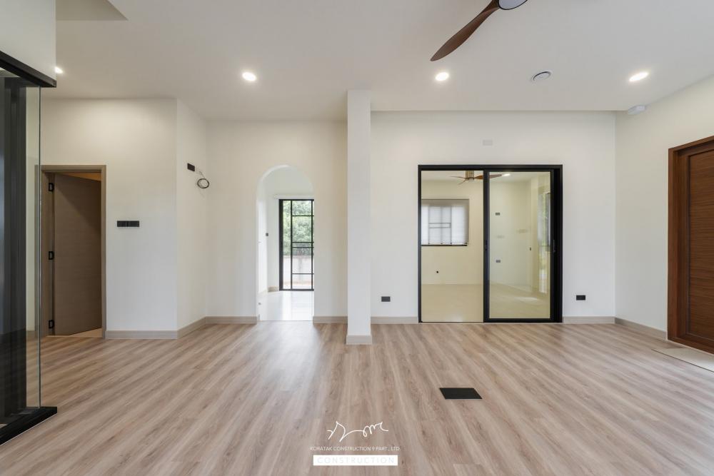 บ้าน 𝐏𝐞𝐭-𝐟𝐫𝐢𝐞𝐧𝐝𝐥𝐲 𝐋𝐢𝐯𝐢𝐧𝐠 ถูกออกแบบเพื่อรองรับการอยู่อาศัยร่วมกันระหว่างคนและสัตว์เลี้ยงอย่างลงตัว ภายในมี ห้องแมว รูปที่ 18