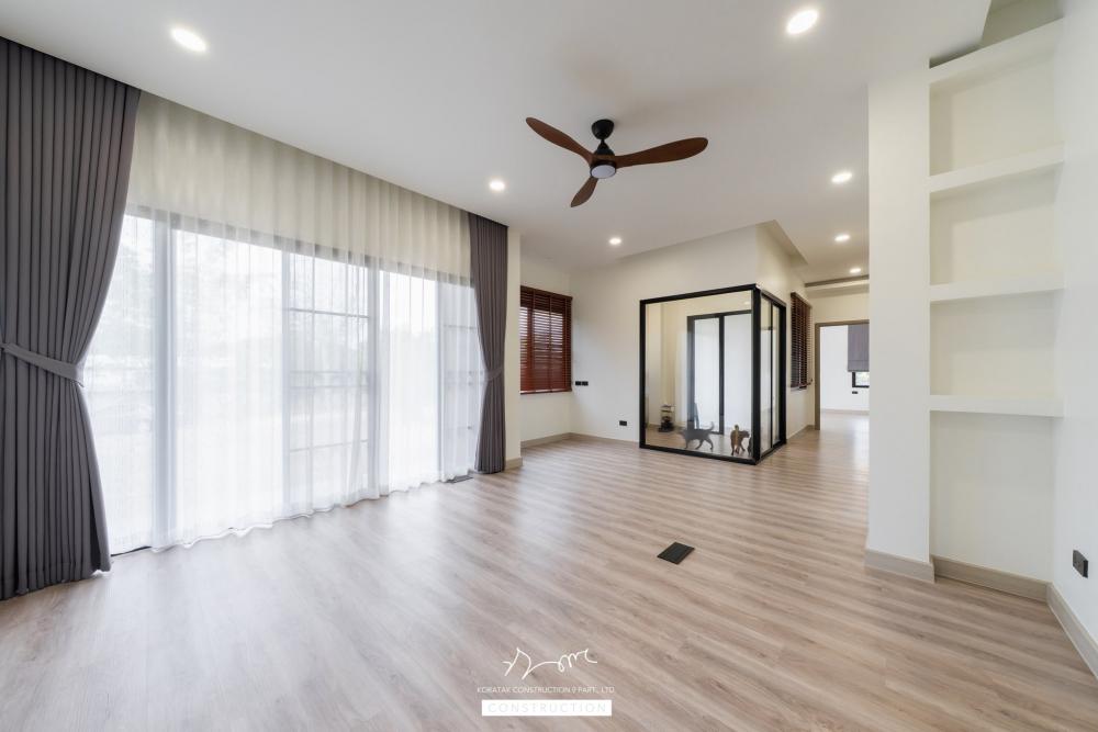 บ้าน 𝐏𝐞𝐭-𝐟𝐫𝐢𝐞𝐧𝐝𝐥𝐲 𝐋𝐢𝐯𝐢𝐧𝐠 ถูกออกแบบเพื่อรองรับการอยู่อาศัยร่วมกันระหว่างคนและสัตว์เลี้ยงอย่างลงตัว ภายในมี ห้องแมว รูปที่ 5
