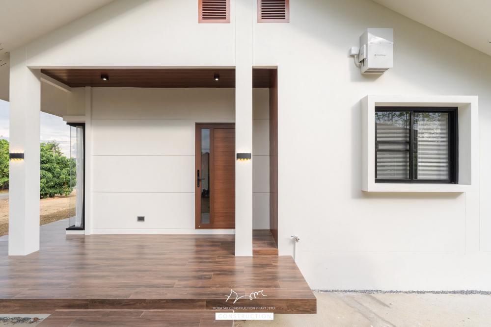 บ้าน 𝐏𝐞𝐭-𝐟𝐫𝐢𝐞𝐧𝐝𝐥𝐲 𝐋𝐢𝐯𝐢𝐧𝐠 ถูกออกแบบเพื่อรองรับการอยู่อาศัยร่วมกันระหว่างคนและสัตว์เลี้ยงอย่างลงตัว ภายในมี ห้องแมว รูปที่ 56