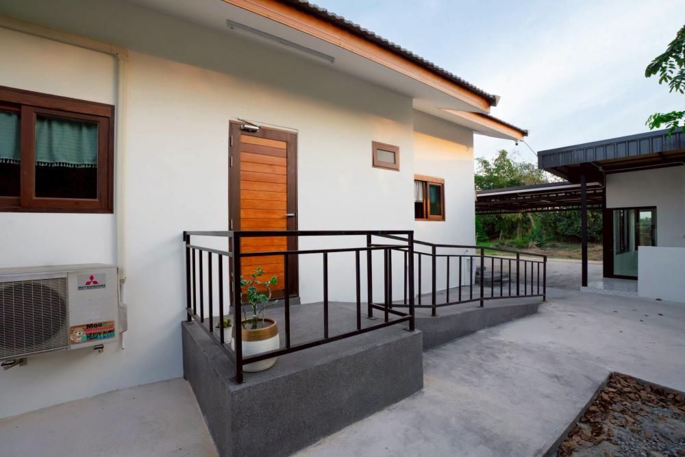 บ้านมินิมอลระเบียงไม้สัก รูปที่ 11