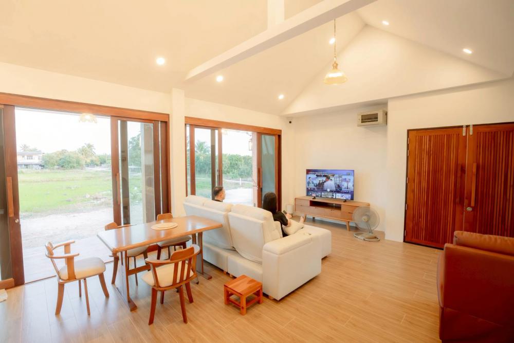 บ้านมินิมอลระเบียงไม้สัก รูปที่ 3