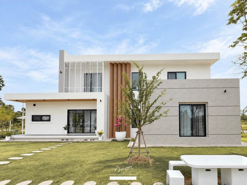 บ้านสไตล์ 𝐌𝐨𝐝𝐞𝐫𝐧 ที่ผสมผสานความเรียบง่ายเข้ากับความอบอุ่นอย่างลงตัว ขนาด 4 ห้องนอน 4 ห้องน้ำ รูปที่ 4