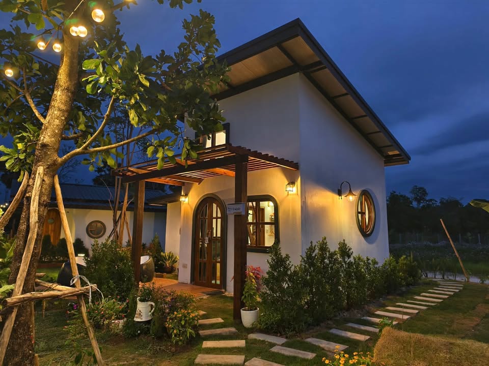 ไอเดียบ้านพักสวยน่ารัก บ้านสองชั้นขนาดเล็กอบอุ่น รูปที่ 13