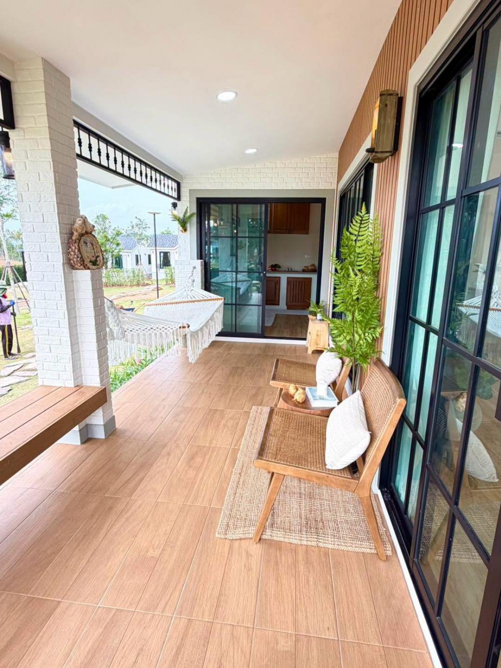 บ้านพักอาศัยชั้นเดียวเนินเขาเหมาะกับการพักผ่อน รูปที่ 12
