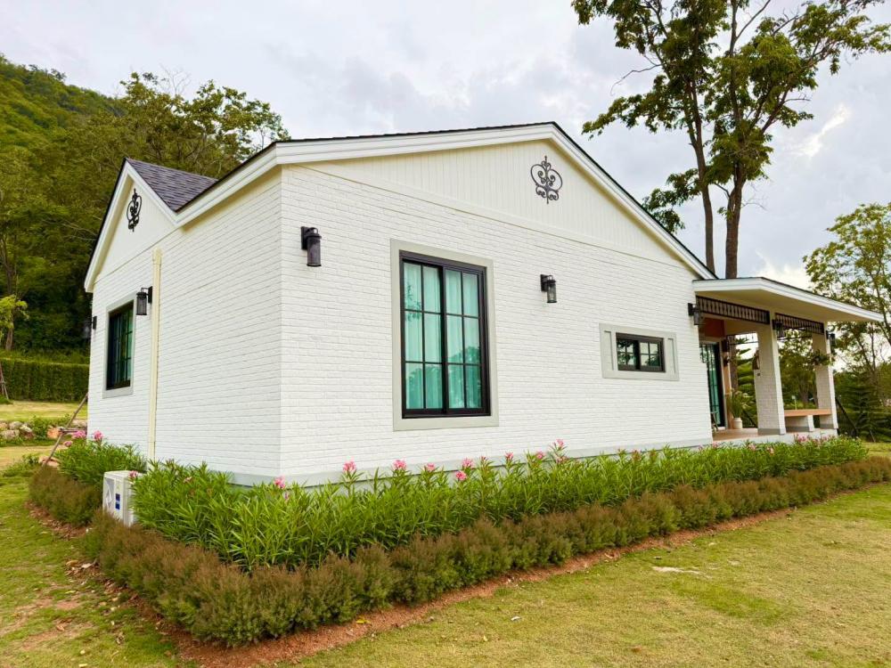 บ้านพักอาศัยชั้นเดียวเนินเขาเหมาะกับการพักผ่อน รูปที่ 2